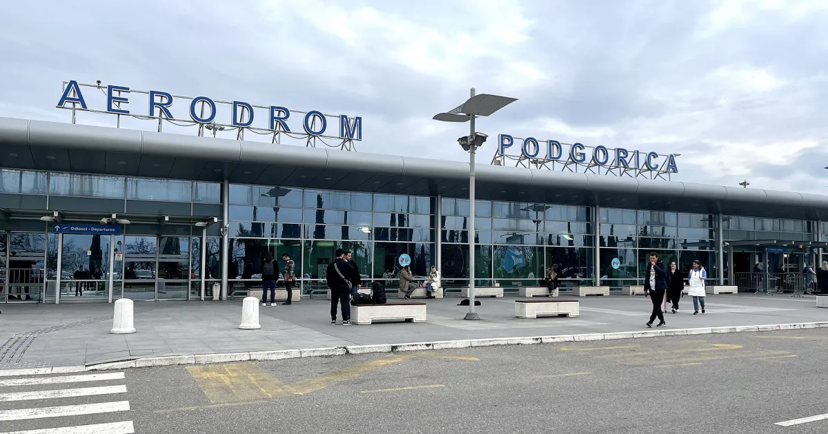 Подгорица — вид аэропорта