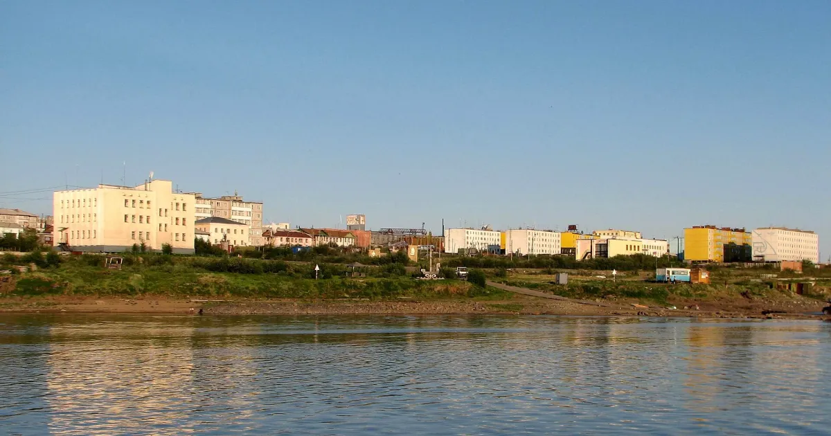 Черский — вид аэропорта